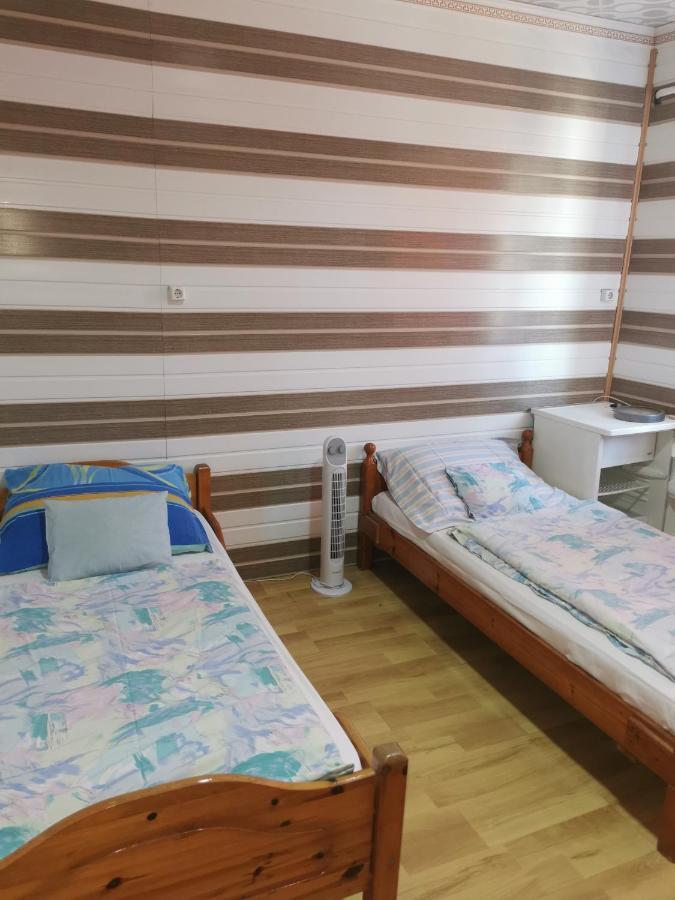 Edit Vendeghaz Тисауйварош Стая снимка